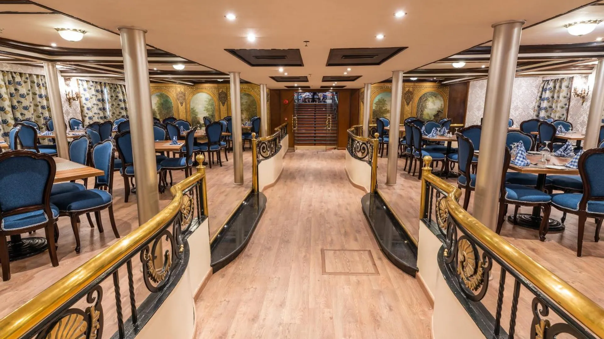 ***** فندق Nile Cruise City And Sea Adonis - Every Thursday From Luxor For 04 Or 07 Nights - Every Monday From Aswan For 03 Nights مصر